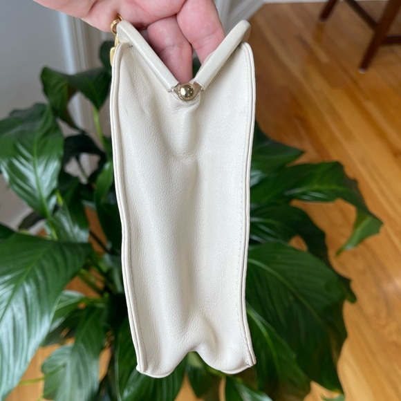 Liz Claiborne ivory cream leather bag with gold chain formal date night office - Picture 13 of 16
